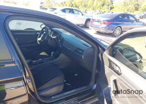 2019 Volkswagen Jetta Gli 2.0T Autobahn/2.0T S/35Th Anniversary Edition z USA, uszkodzony, nr VIN 3VW6T7BU5KM152685